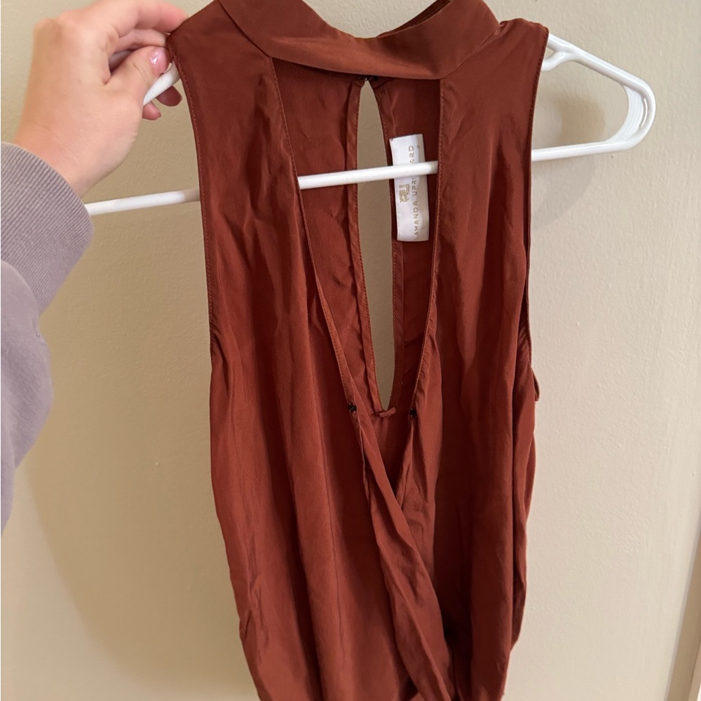 Amanda uprichard key hole tank